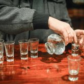 Как алкоголь влияет на коронавирус