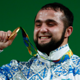 Олимпийский чемпион-тяжелоатлет из Казахстана отстранен за подмену анализов