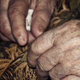 Чтобы привиться от коронавируса, 92-летней жительнице Атырау пришлось написать Токаеву