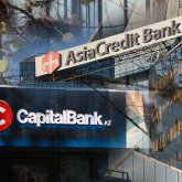 "Казахстанцы беспомощны перед банком, за которым стоит жадный олигарх"