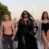 Полуголых артистов задержали во время съемок клипа в Павлодаре