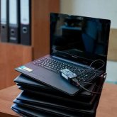 "Детям - самое лучшее": чиновники СКО осуждены за хищение 177 ноутбуков школьников