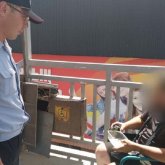 «Привычка попрошайничать»: полицейские наказали мужчину, притворявшегося инвалидом