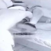 Проспал ограбление: кража денег на заправке попала на видео в Мангистау