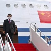 Си Цзиньпин прилетел в Казахстан