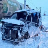 Трое погибших: поезд снес легковушку в Акмолинской области