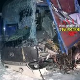 Следовавший из России в Казахстан автобус столкнулся с грузовиком