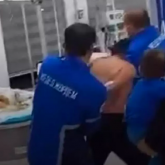 Пациент напал на санитарку и врача в больнице Шымкента