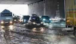 Сильный дождь, гроза и град ожидаются в Астане и Алматы