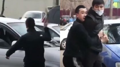 Очень тонкий юмор: пранкер разбил топором стекло чужого авто на дороге в Алматы