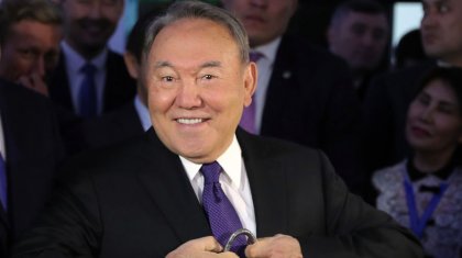 "Вечно молодой" Назарбаев привлек массовое внимание алматинцев