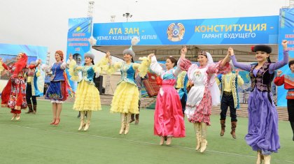 Сколько выходных будет у казахстанцев в августе