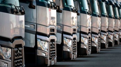 Десятки грузовиков незаконно ввезли в Казахстан