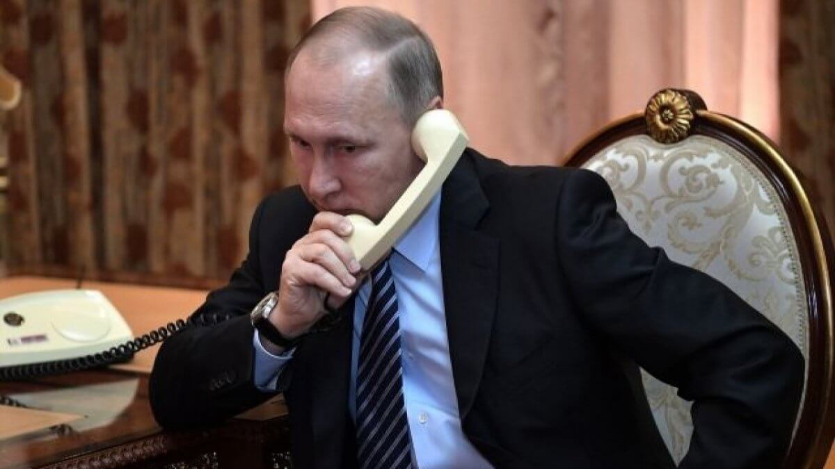 Путин проводит телефонный разговор "по беларуским делам"