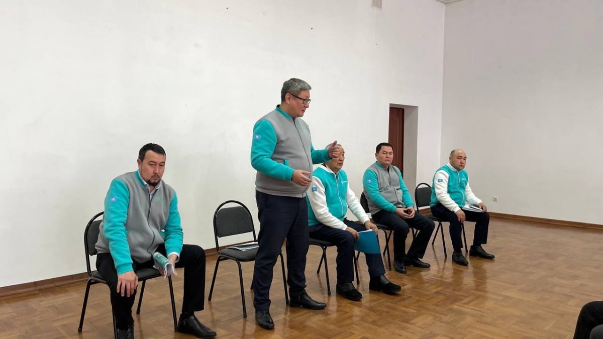 Кандидаттар сайлаушылармен кездесті