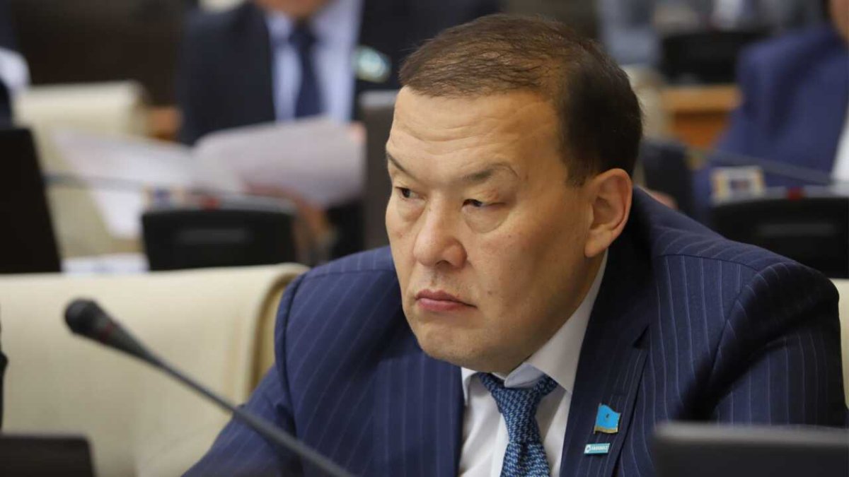 Депутат Мажилиса: путевые листы для международных перевозчиков — архаизм и коррупционный риск