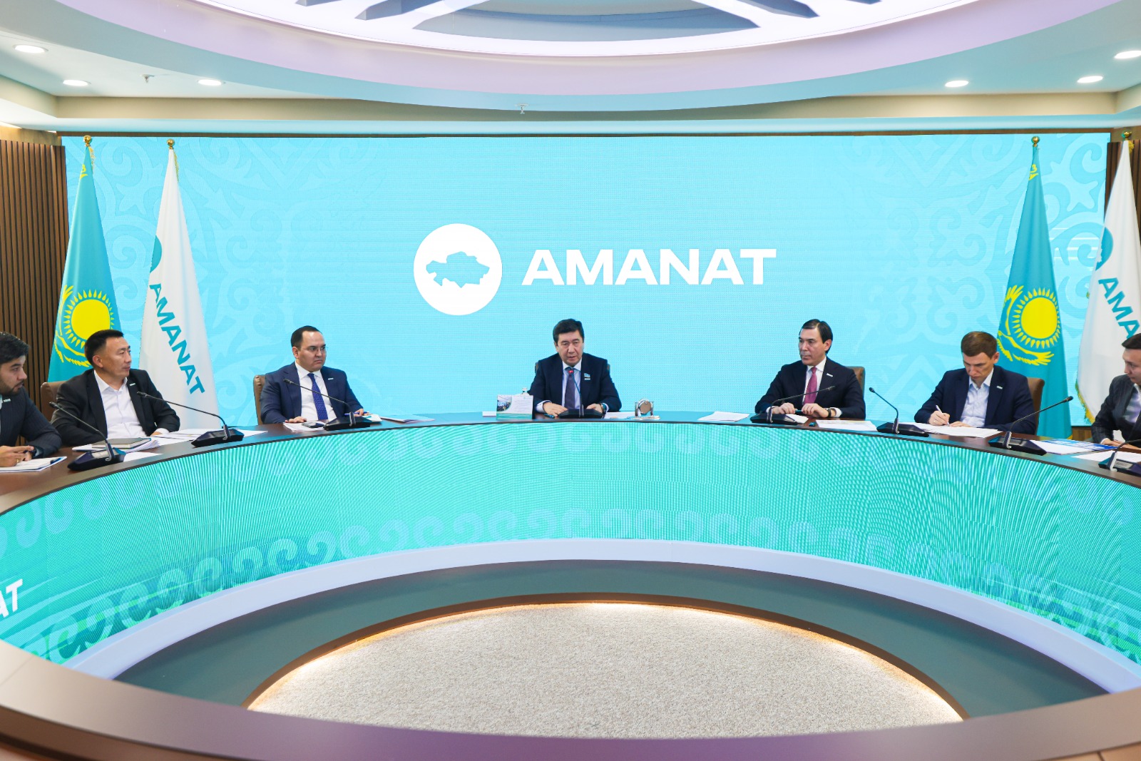 Партия «AMANAT» создаст цифровую платформу по поддержке бизнеса