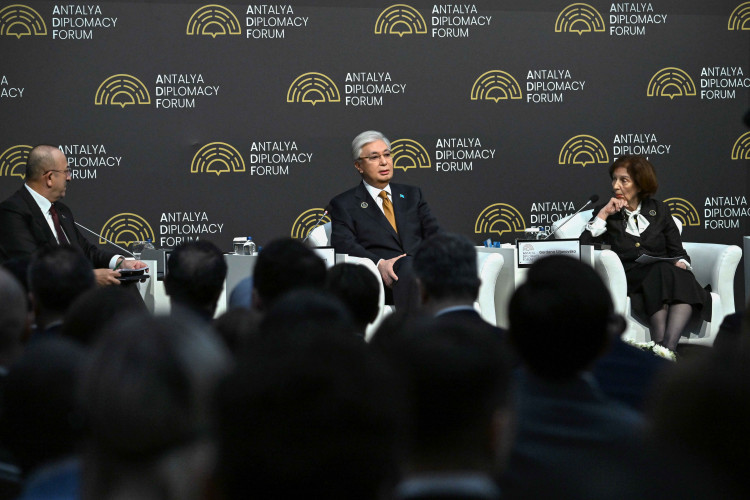 Токаев выступил на международной площадке Анталийского форума