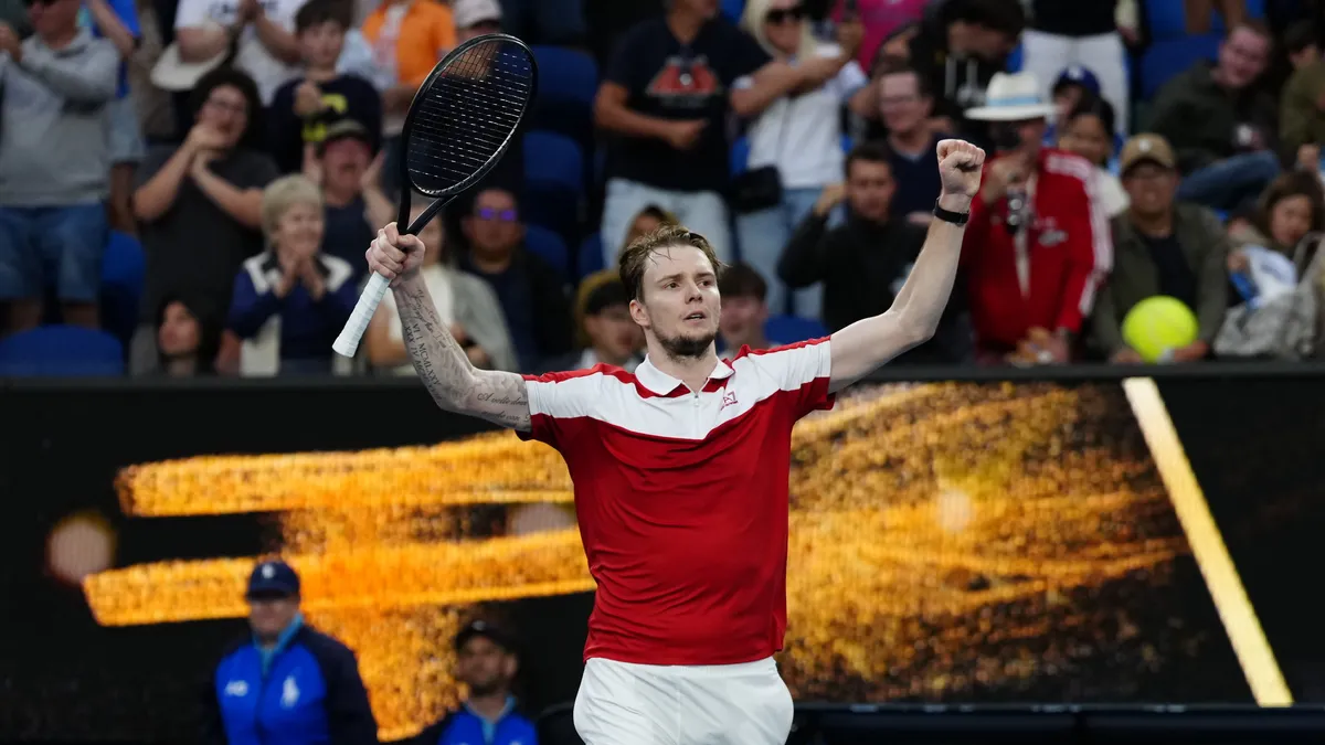 Бублик начал с победы в Мадриде: казахстанец вышел во второй круг парного турнира