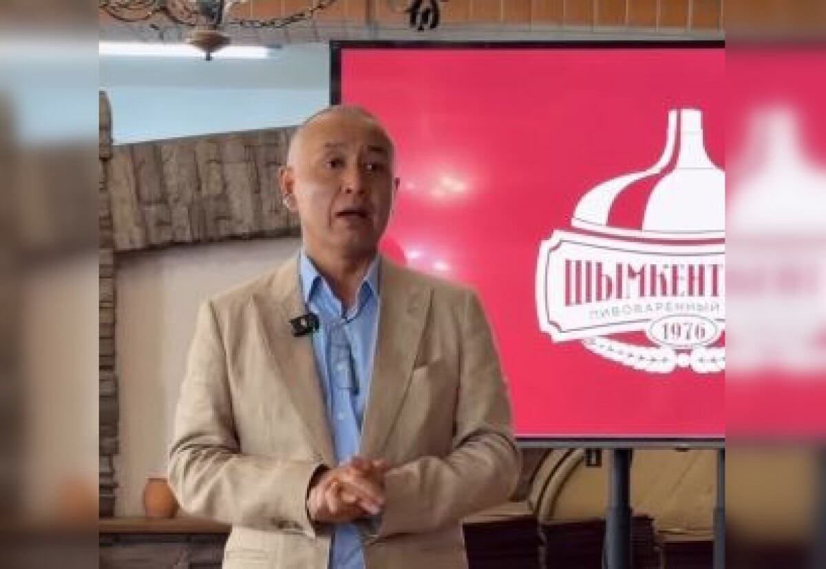 Алагузов раздал 50 квартир сотрудникам завода в Шымкенте