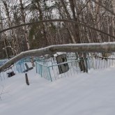 Из-за нерасчищенных путей к кладбищу жители ВКО сами несли гроб с телом