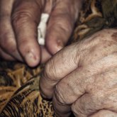 Чтобы привиться от коронавируса, 92-летней жительнице Атырау пришлось написать Токаеву