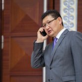 «Женские часы не ношу»: пресс-секретарь президента ответил на обвинения в роскоши