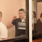 Кидались брусчаткой в полицейских: осужденных по делу о январских событиях освободили в зале суда