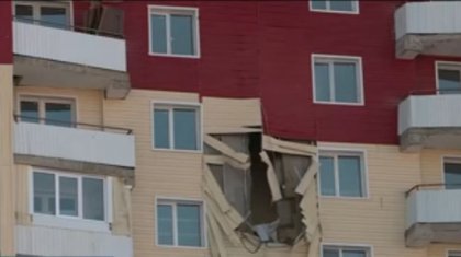 Осыпается облицовка: новостройка не выдержала морозов в ВКО