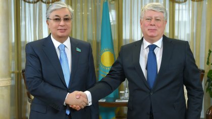 Акорда прогнулась перед Кремлем