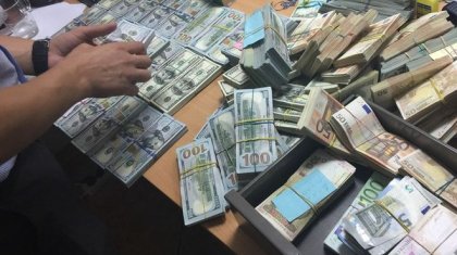 Незаконные обналичивания на страшные суммы денег проворачивали преступные группировки в Алматы