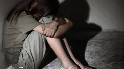 Қарағанды облысында 40 жастағы ер адам кәмелетке толмаған қызды зорлады деген күдікке ілінді