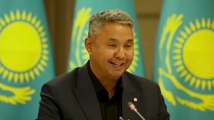 "Мне говорят, что я балбес". Эпичные провалы Азата Перуашева