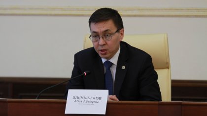 "Абат Шыныбеков, вы что творите?!". Акиму Уральска задали неудобные вопросы