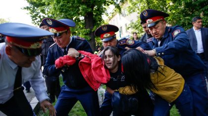 Казахстан между Зимбабве и Конго. Эксперты оценили «демократию»