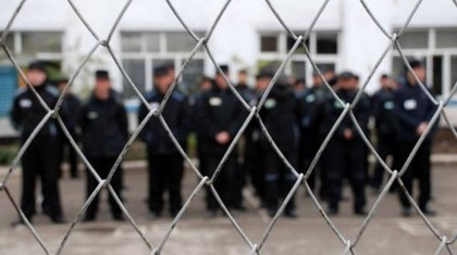 Антикор строем отправил  чиновников из нескольких управлений в СИЗО