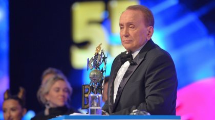 Масляков после длительного отсутствия вернулся на место ведущего КВН