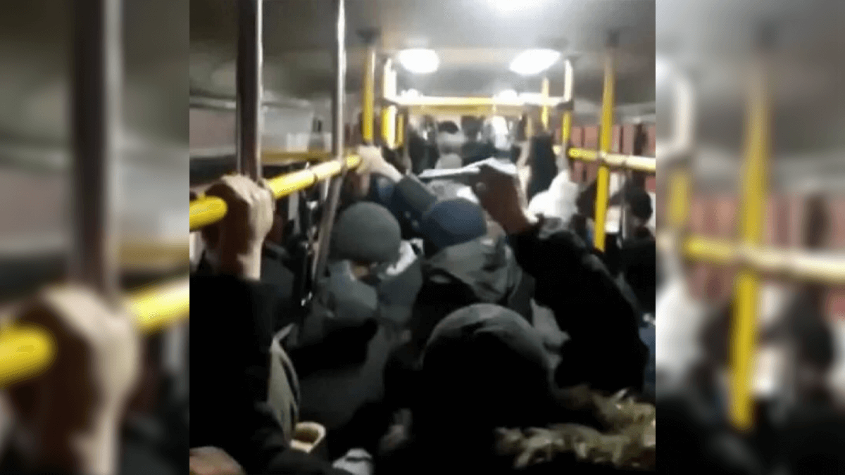 «Консервная банка»: появилось видео переполненного автобуса в Семее