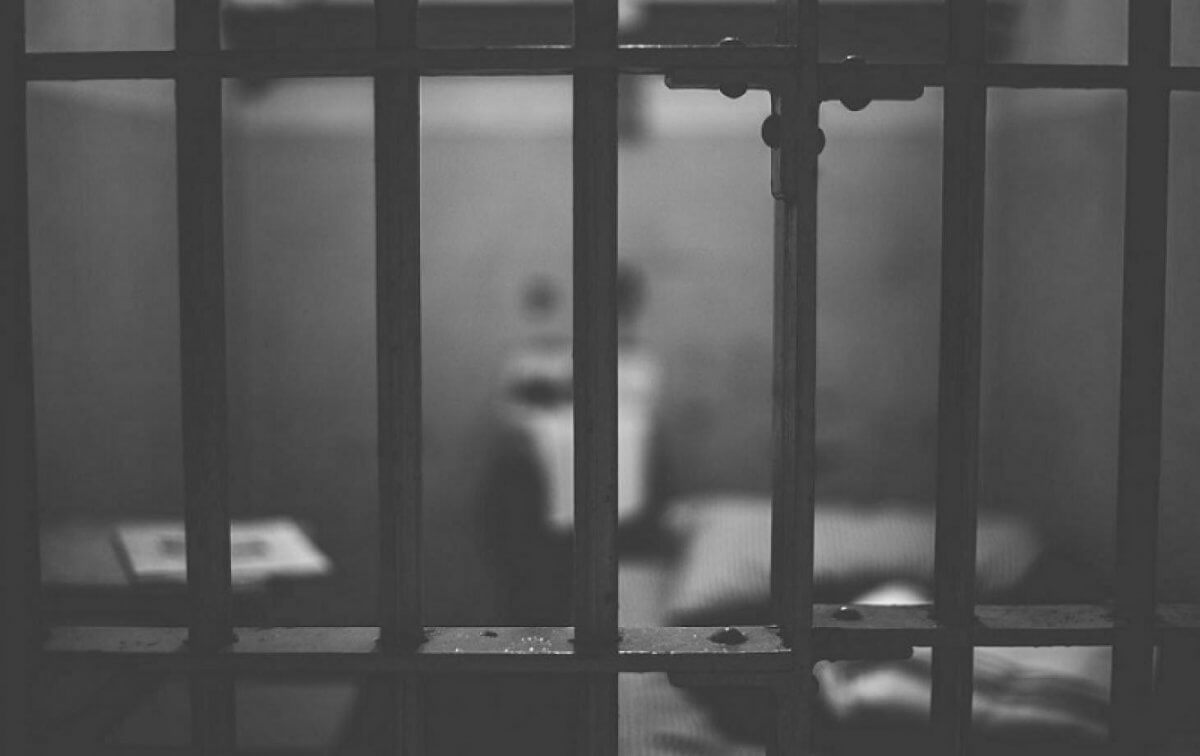 Преступник вынудил подростка зарезать человека в Костанайской области