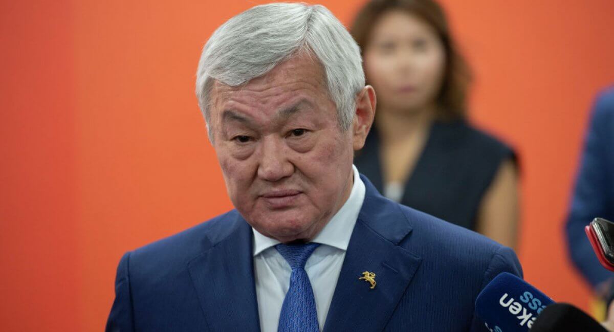 Сапарбаев высказался о чартерном рейсе за 20 млн тенге