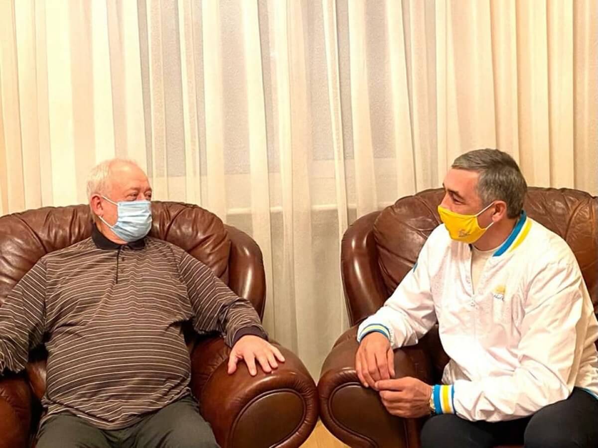 Встреча Бориса Зорина с почетным ветераном Караганды