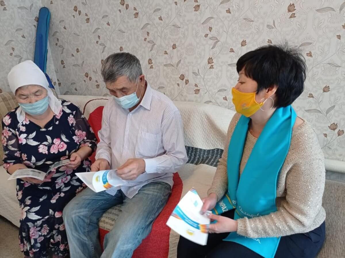 С культурными деятелями встретилась кандидат от Nur Otan в Костанайской области