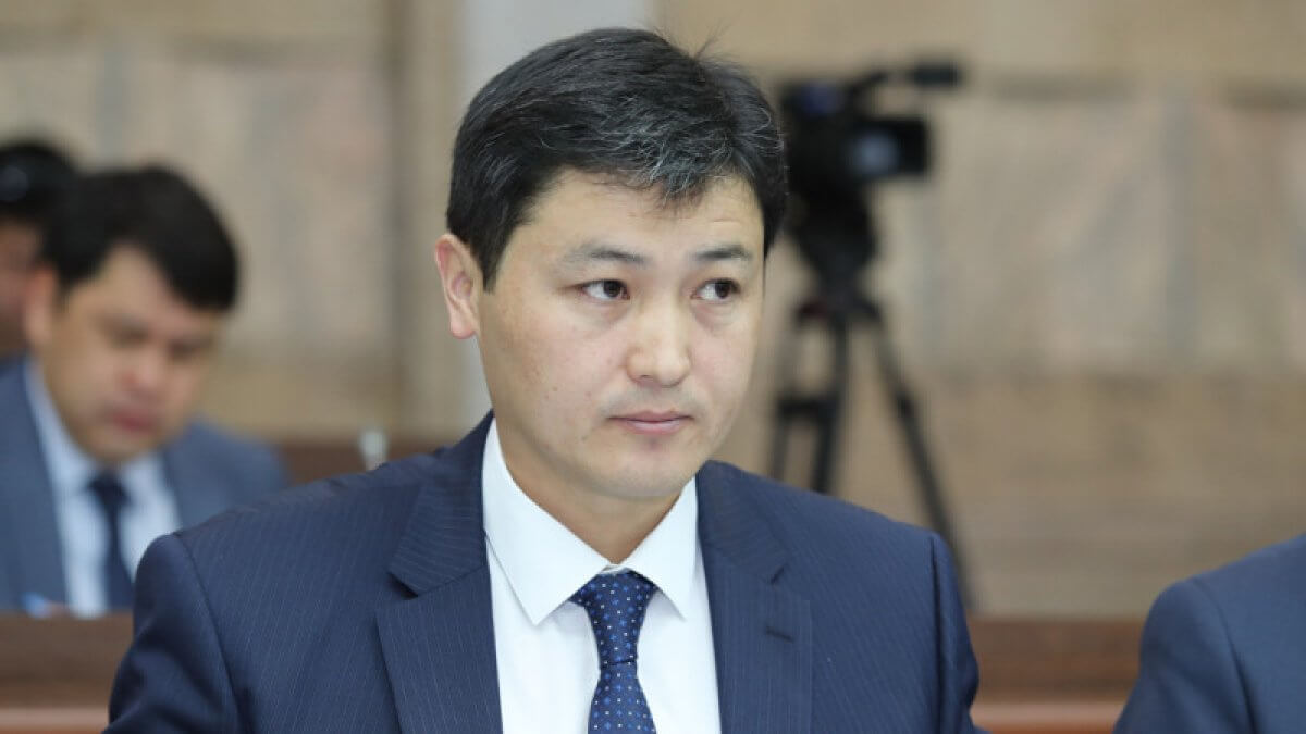 Премьер-министр уволил своего родного брата с поста акима