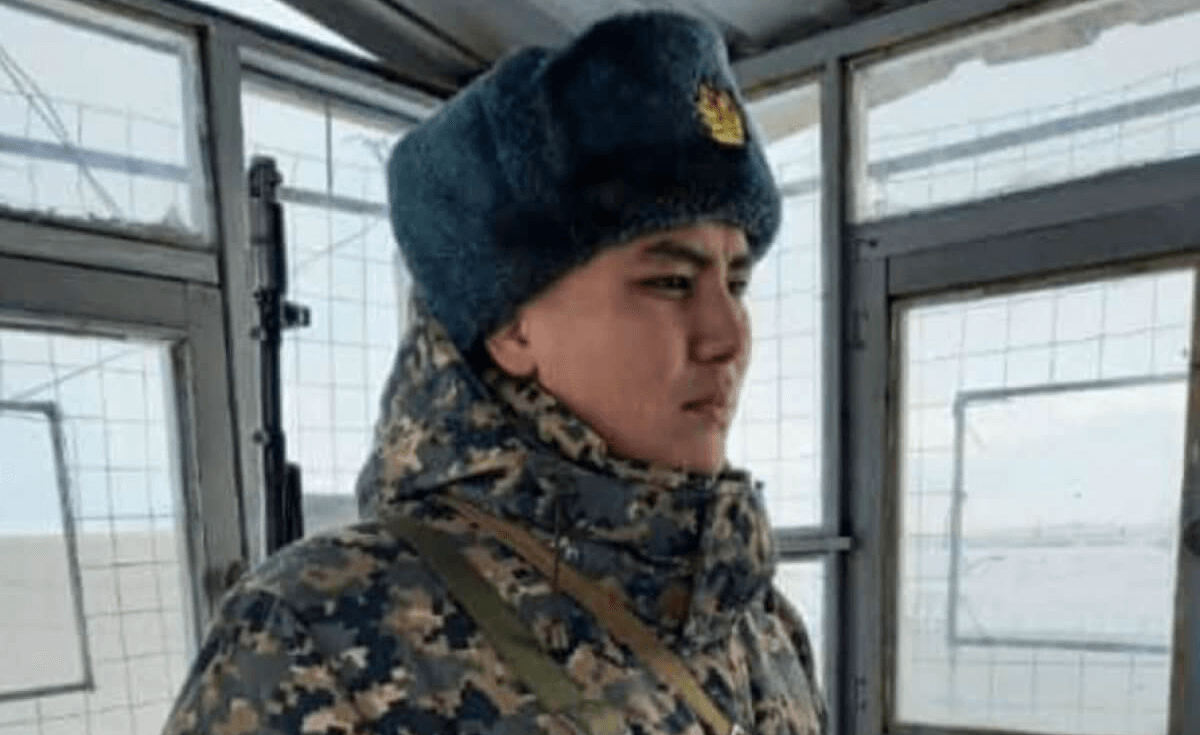 "Уколы не ставили, даже парацетамол не давали": солдат-срочник умер от менингита в Караганде