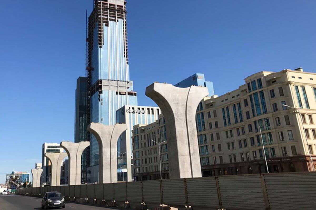 "Памятники коррупции": подсчитана стоимость каждого столба ЛРТ