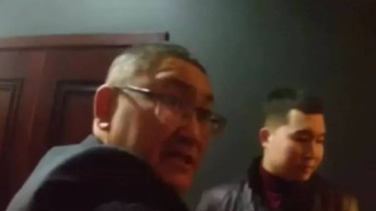 Главный санврач резко высказался об устроившем той судье в Караганде