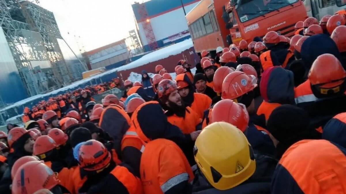 Зачем казахи полезли в массовую драку в Мурманской области, рассказали СМИ
