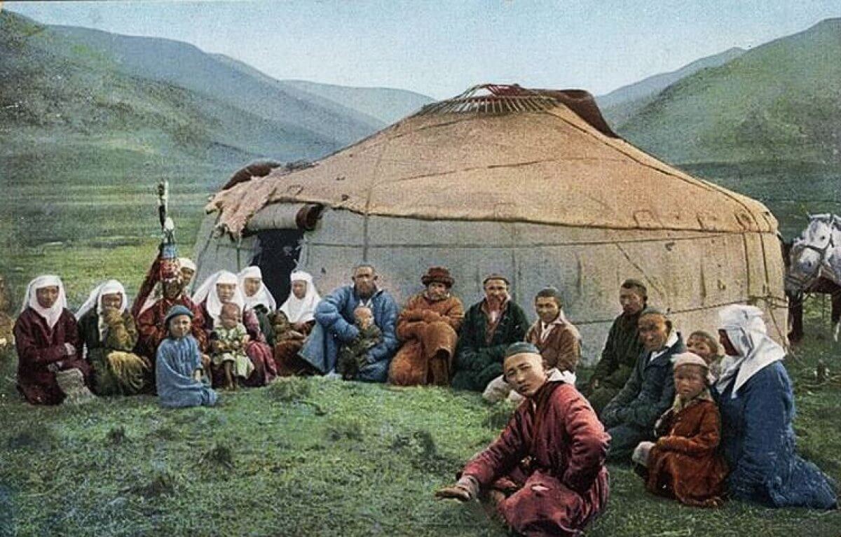 "Вина за трагичную историю казахского народа не только на России, но и на самих казахах"