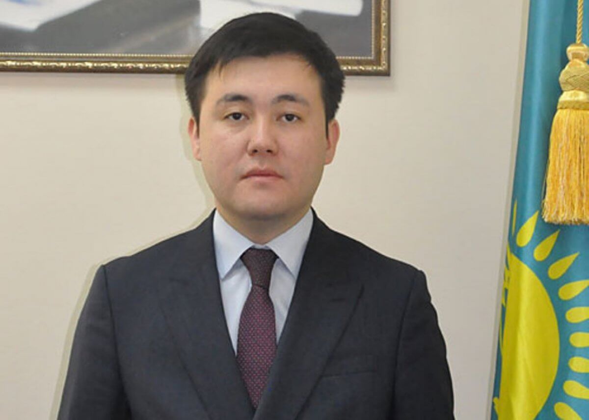 Руководитель управления культуры ВКО уволен после пьяной потасовки с девушкой