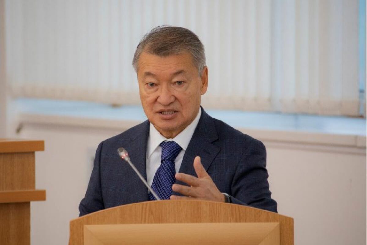 "Даниал Ахметов - человек, который не умеет разговаривать с народом"